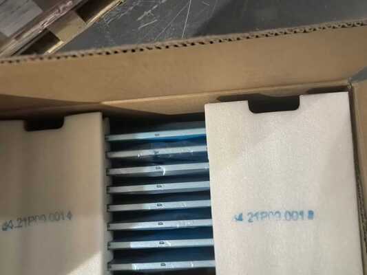 Un buen precio. Panel LCD para señalización digital AUO de 21.5 pulgadas P215HVN02.0 con resolución de 1920x1080, brillo de 300 cd/m² y vida útil de 50K horas en línea