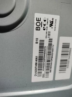 Un buen precio. Pantalla LCD Estirada BOE 43 pulgadas DV430FHM-NN1 con brillo de 400cd/m2, resolución de 1920*1080 píxeles y conector de 51 pines en línea